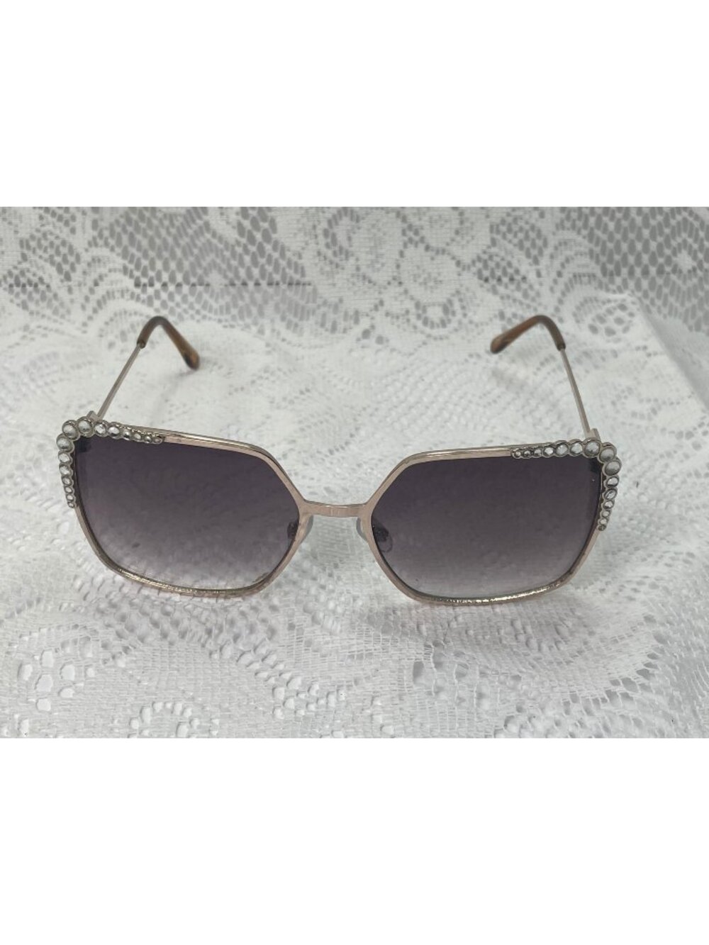 Vintage Foster Grant woman's sunglasses with stone accents
